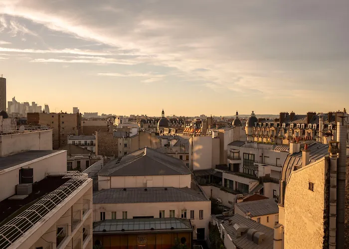 Hotel Renaissance Arc De Triomphe 5*