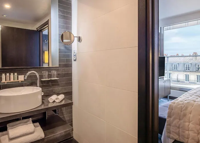 Renaissance Arc De Triomphe Париж