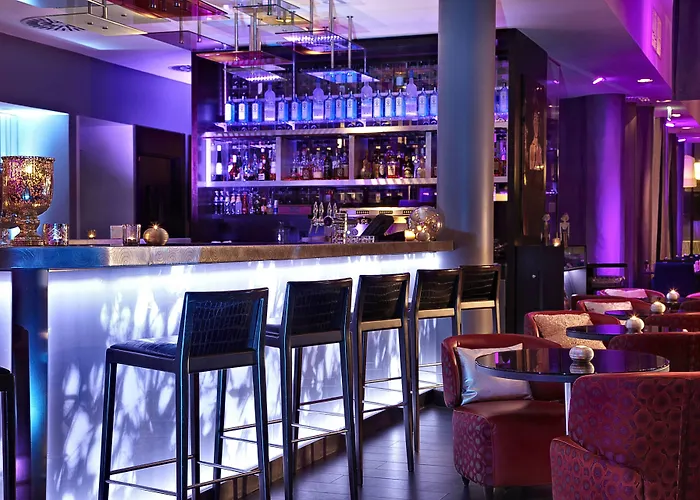 Renaissance Arc De Triomphe Париж