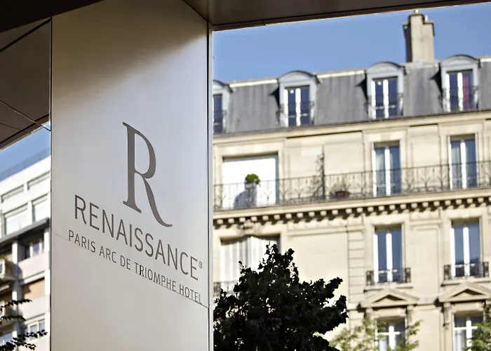 Отель Renaissance Arc De Triomphe 5*